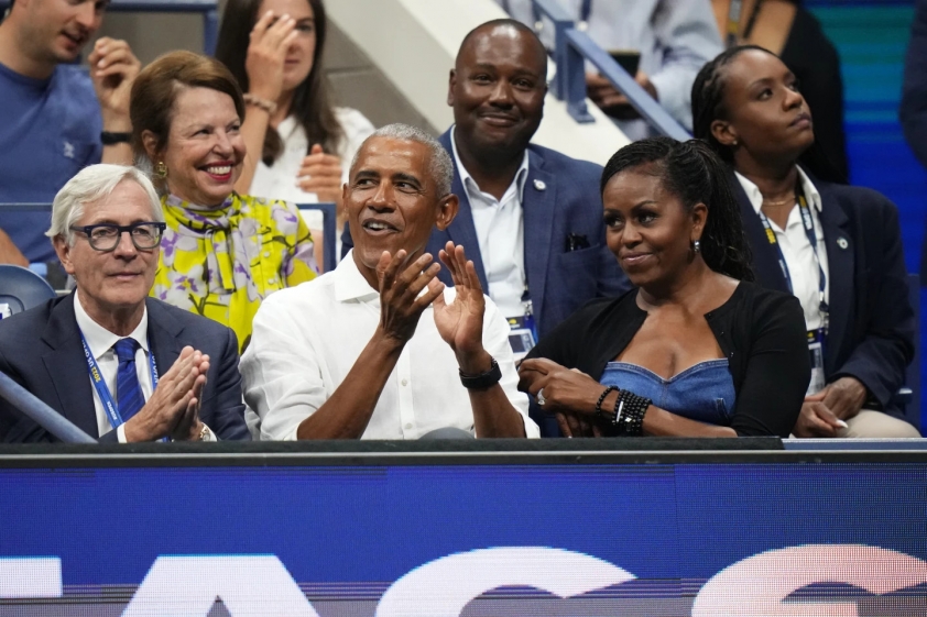 Vợ chồng cựu tổng thống Mỹ Barack Obama dự khán trận mở màn US Open 2023 của tay vợt 'truyền nhân Serena Williams' 319905