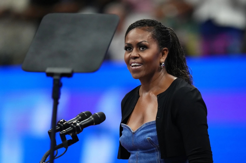 Vợ chồng cựu tổng thống Mỹ Barack Obama dự khán trận mở màn US Open 2023 của tay vợt 'truyền nhân Serena Williams' 319906