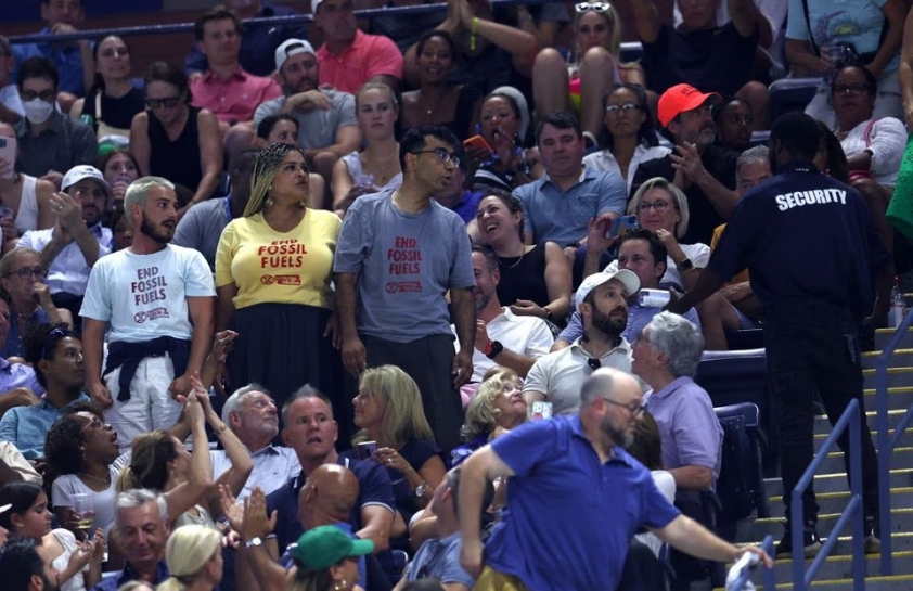 Biểu tình trái phép xuất hiện tại bán kết giải quần vợt US Open 323874
