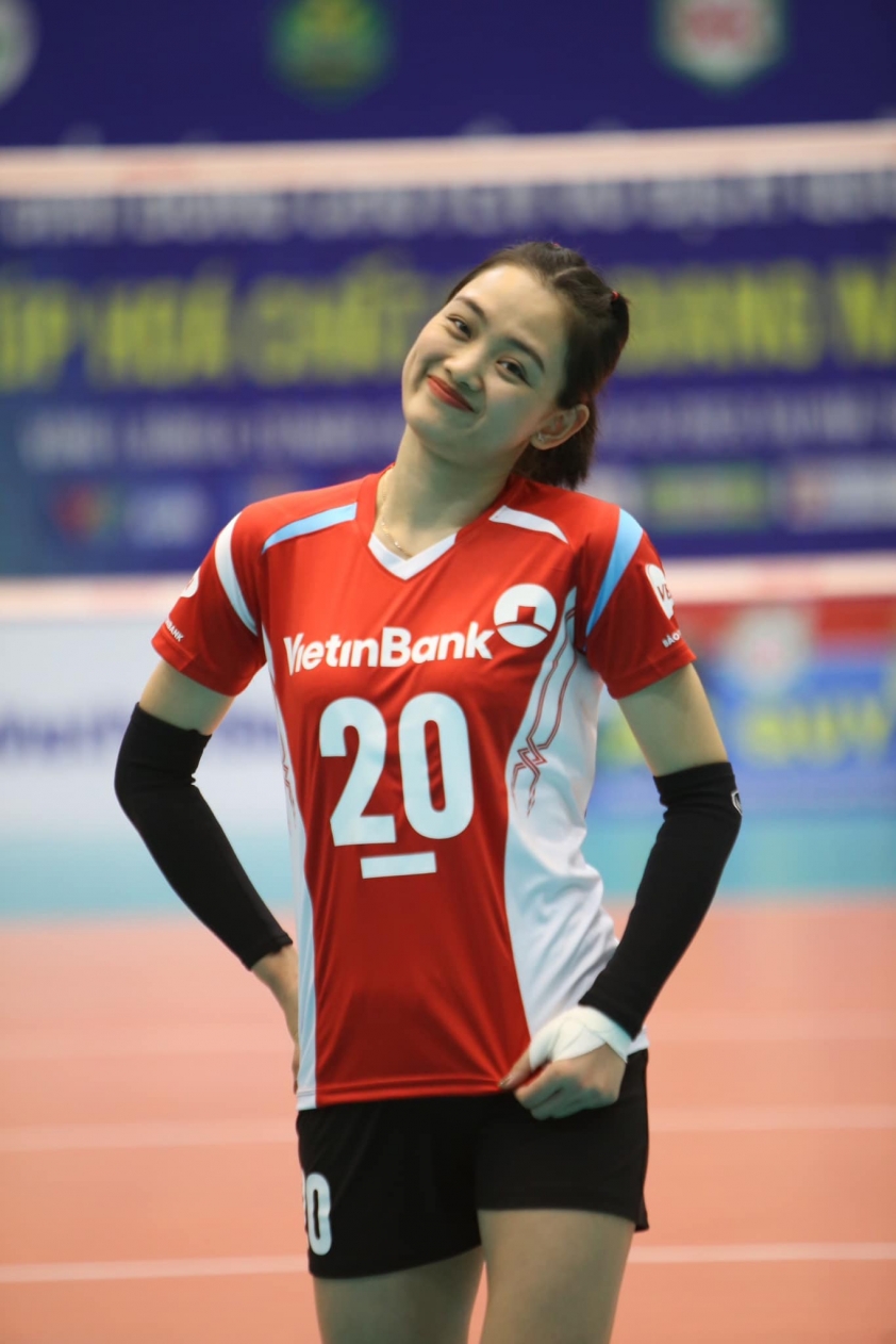 Hot girl bóng chuyền Vietinbank tỏa sáng với vai trò ‘ít ai ngờ’ 352278