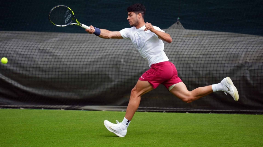 alcaraz-wimbledon-2024-practice-1719388845.jpg