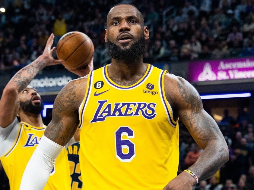 lebron-james-all-time-scoring-record-1-1719749410.jpg