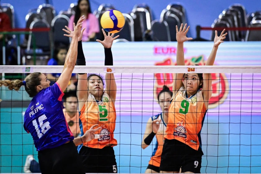 Trực tiếp bóng chuyền nữ HCĐG Lào Cai 1-2 Nakhon Ratchasima: Thế trận khó khăn 532706