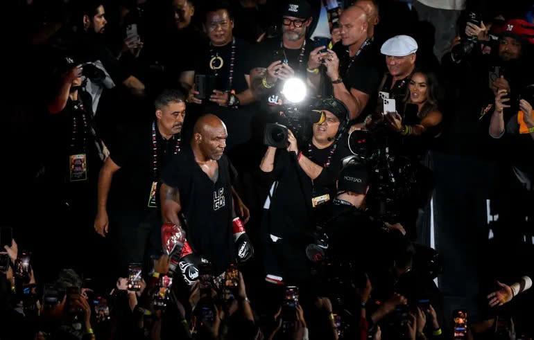 Trực tiếp Mike Tyson vs Jake Paul: Trận đấu bắt đầu 557545