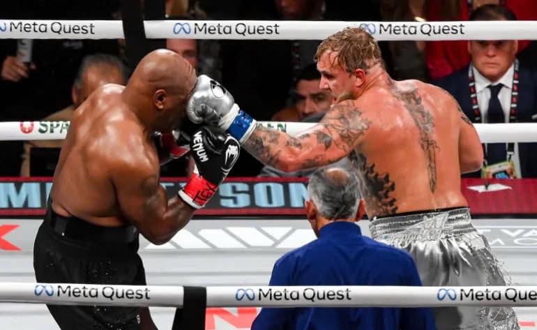 Trực tiếp Mike Tyson vs Jake Paul: Trận đấu bắt đầu 557555