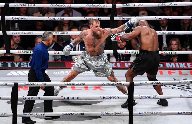 Jake Paul đánh bại Mike Tyson trong cuộc so găng bom tấn 557556