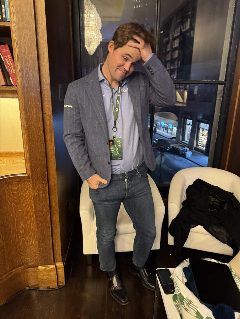 Magnus Carlsen buông lời chửi thề với Liên đoàn Cờ vua Quốc tế 575913