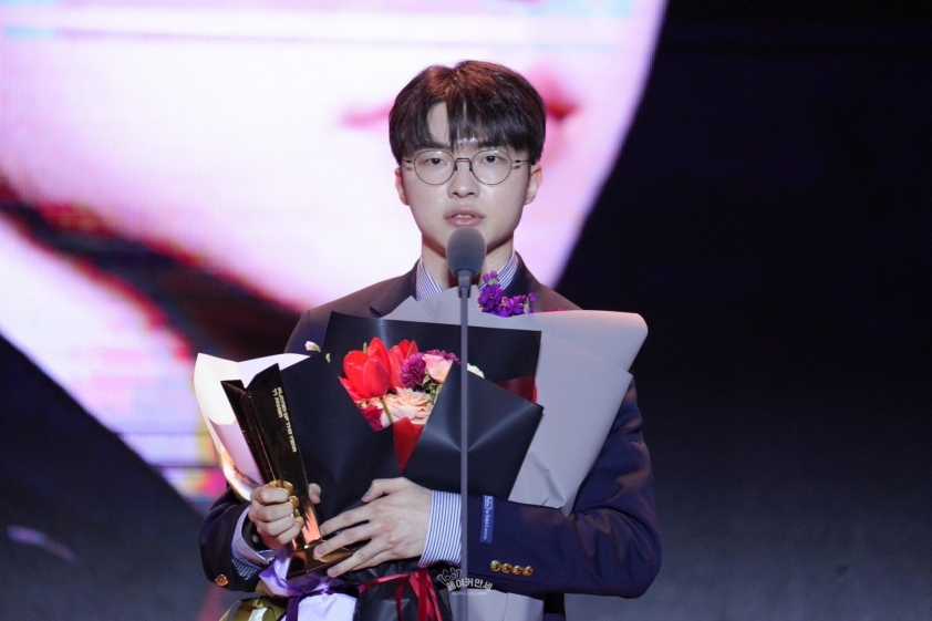 Faker thừa nhận một điều sau khi cùng T1 thâu tóm LCK Awards 2024 576351