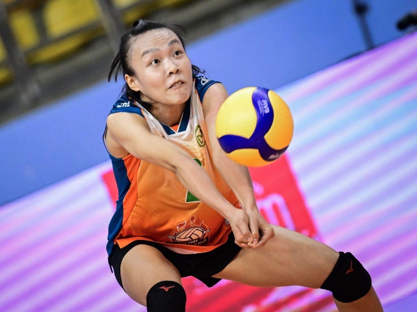Chủ công Tú Linh lỡ hẹn với giải bóng chuyền Hàn Quốc vì một lí do 578515