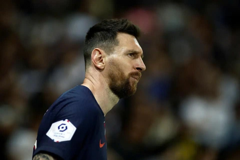 Giật mình cảnh Messi 'bỏ bóng đá, xắn tay áo làm thợ sửa xe' 600568