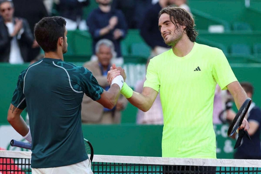 Alcaraz ngược dòng nghẹt thở, Tsitsipas dừng bước ở Monte Carlo 619220