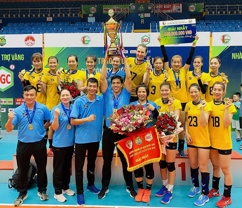 Ngôi sao Polina Rahimova chính thức có mặt tại Việt Nam 330776