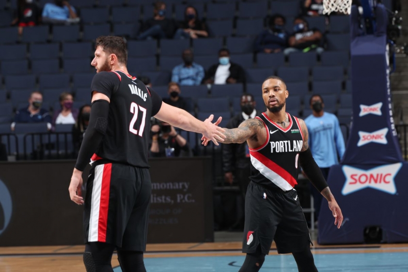 Milwaukee Bucks kích nổ thành công bom tấn Damian Lillard 333766