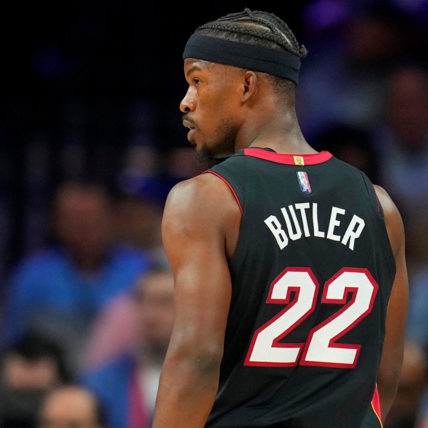 Jimmy Butler xuất hiện với kiểu tóc cực chất tại NBA Media Day 335867