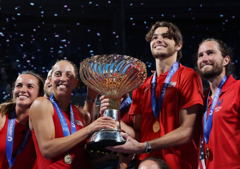Đội tuyển quần vợt Mĩ ăn mừng chức vô địch United Cup 2023