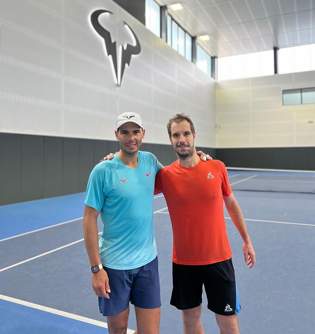 Rafael Nadal tập luyện cùng