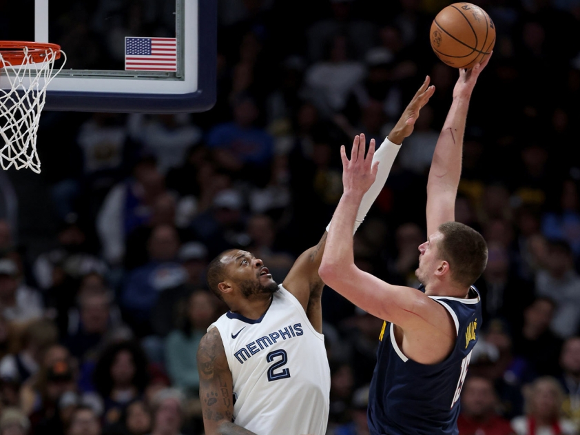 Diệt gọn Memphis Grizzlies, Nikola Jokic đi vào lịch sử với thành tích không tưởng 381371