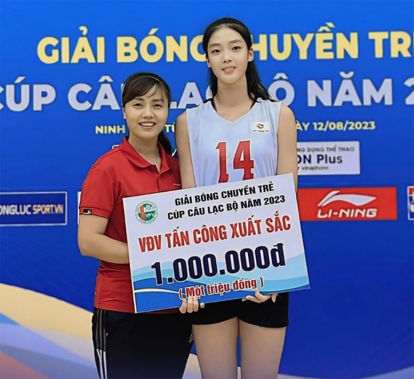 'Khủng long nhí' Phạm Quỳnh Hương gây sốt với màn ra mắt đội 1 Binh chủng Thông tin 412937