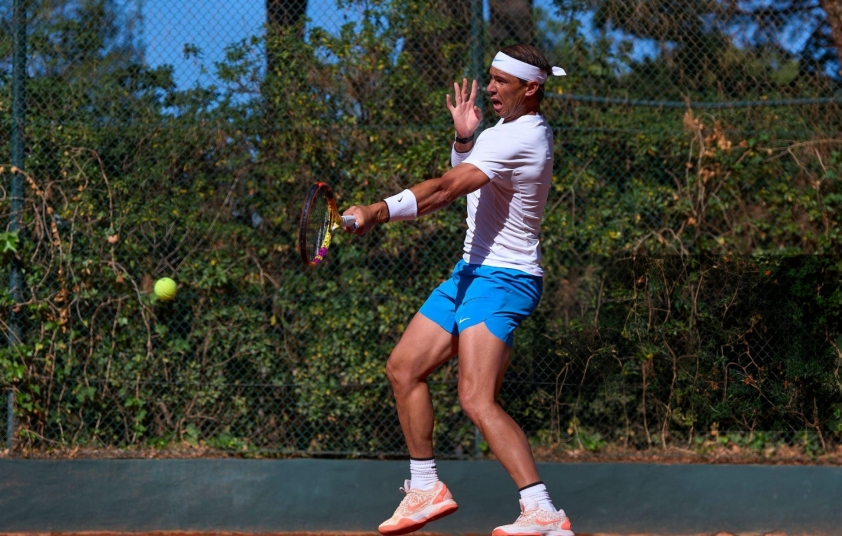 Rafael Nadal tập luyện hăng say trước thềm Barcelona Open 2024 443647