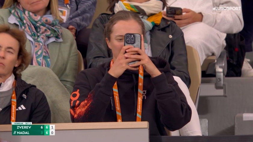 Novak Djokovic cùng hàng loạt sao số dõi theo Rafael Nadal ở Roland Garros 2024 470346