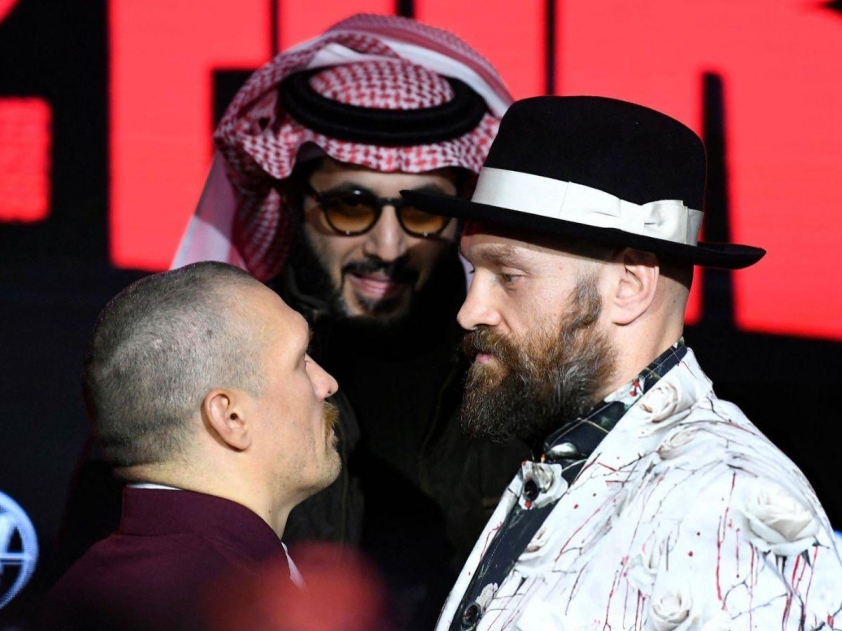 Usyk và Fury nhìn nhau 11 phút, trao những lời 'yêu thương' trước thềm tái đấu-572164