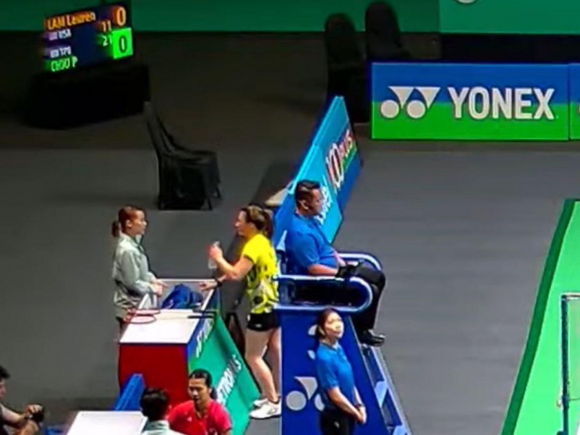 Nguyễn Thùy Linh vừa thi đấu, vừa làm HLV ở giải Malaysia Open 2025 580363
