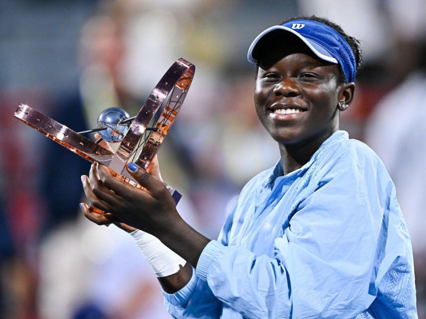 Hạ nhà vô địch Grand Slam, hiện tượng 18 tuổi đăng quang Rogers Cup 2025-680391