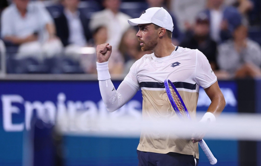Medvedev sớm dừng bước ở US Open 2025 sau trận đấu gây tranh cãi 691597