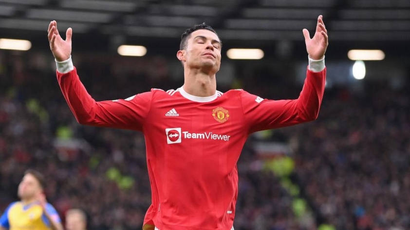 Giữa cơn bão dư luận, huyền thoại MU lên tiếng ủng hộ Cristiano Ronaldo ra đi 155939