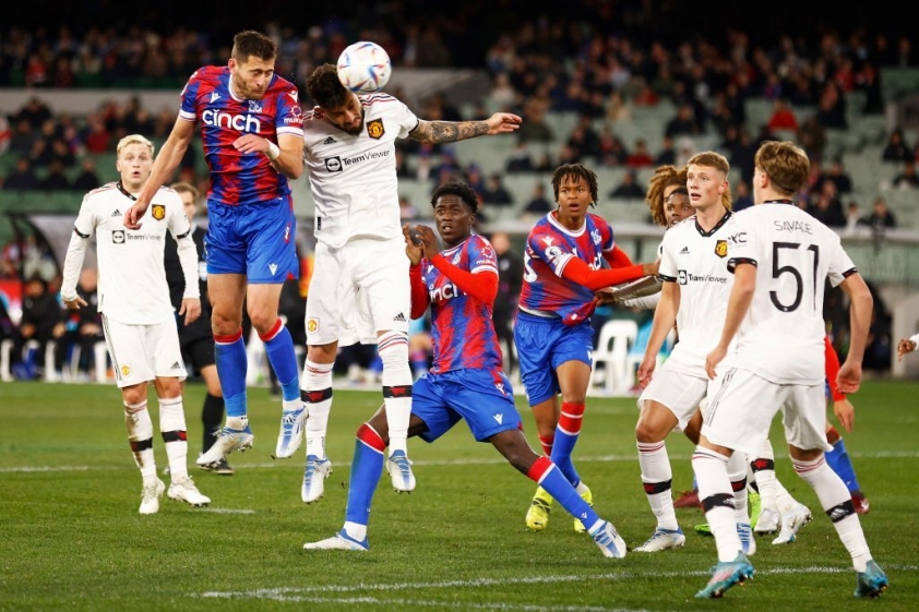 Crystal Palace có bàn thắng rút ngắn do công của Joel Ward. Ảnh: GETTY