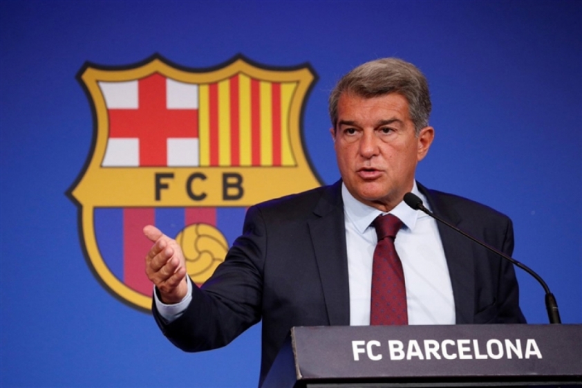 Barca trải thảm đỏ đón 'người yêu mới', MU mở hội ăn mừng vụ vụ De Jong 165411