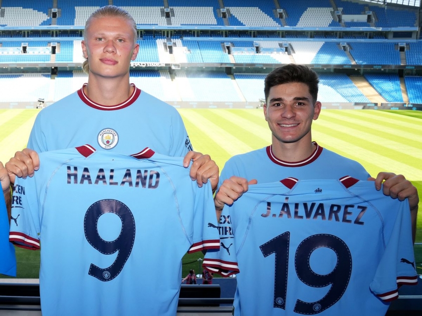 Huyền thoại số một Man City lên tiếng 'chỉnh đốn' Erling Haaland, tiếc nuối Sterling 165573
