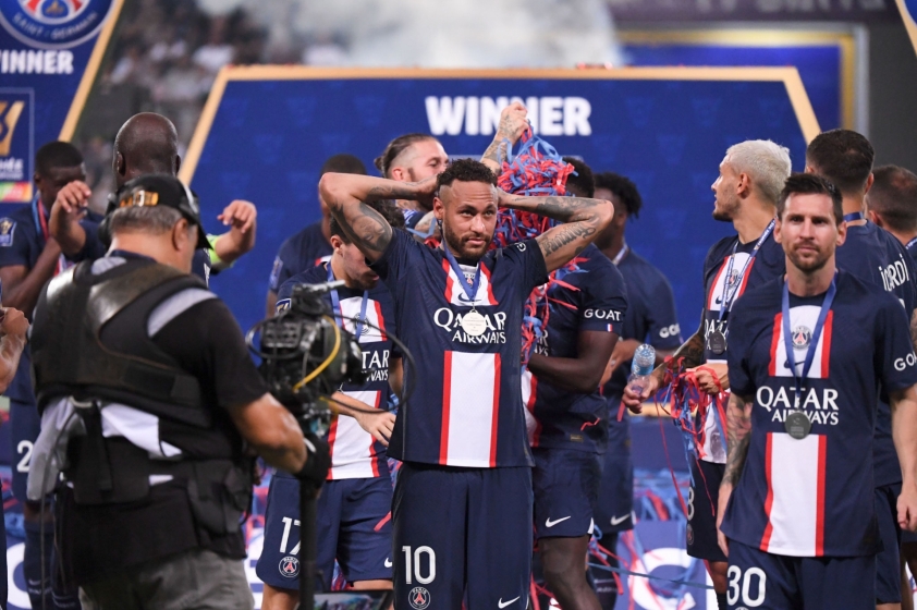 Neymar nhận mưa lời khen bởi hành động đẹp với Messi 165373
