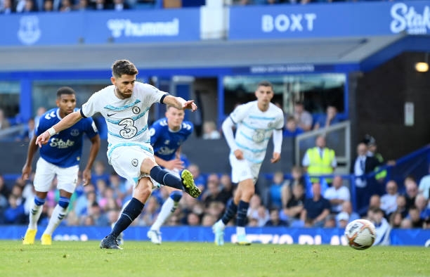 Chelsea đã có bàn thắng mở tỷ số ở cuối hiệp 1 sau pha đá phạt đền thành công của Jorginho. Ảnh: Getty