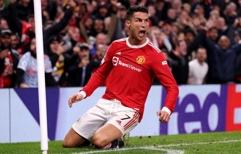 Cầu thủ MU có động thái gây ngỡ ngàng với Ronaldo 169243