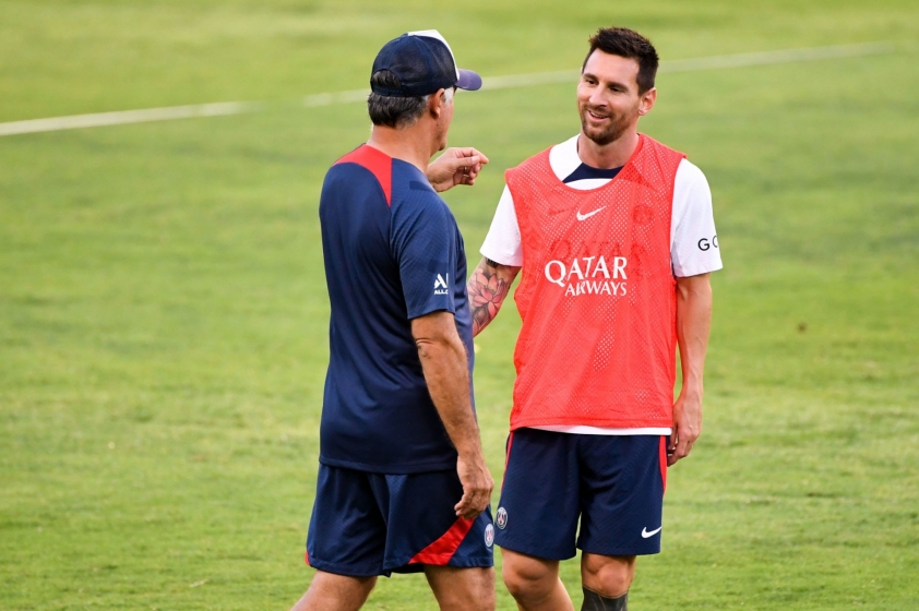 HLV PSG gửi thông đệp bất ngờ tới Messi sau màn trình diễn siêu việt 170228