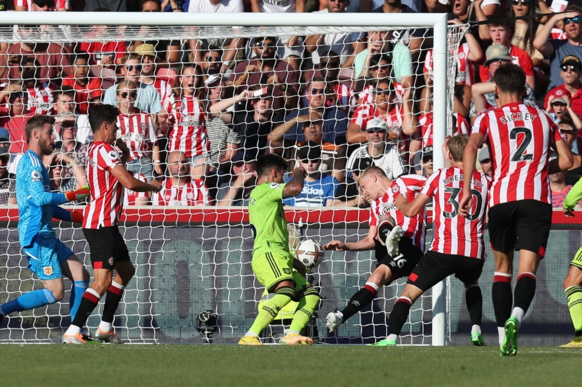 Trong vòng 24 phút, Brentford đã ghi tới 4 bàn vào lưới MU