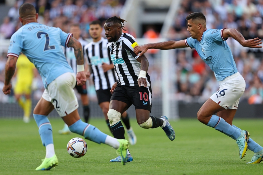Trên đà hưng phấn, MU chốt chiêu mộ 'cơn ác mộng' của Man City 175873