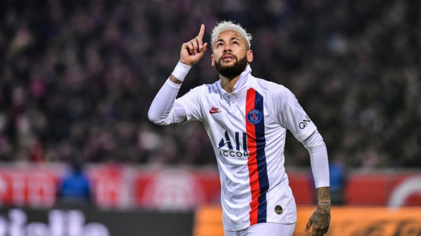 VIDEO: Cận cảnh Mbappe sút bóng quá kém, thua xa đàn anh Neymar 189941