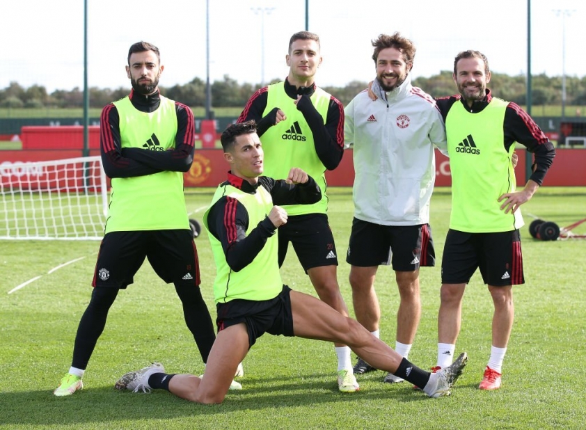 Vụ Ronaldo chia rẽ nội bộ MU chính thức được sáng tỏ 190917