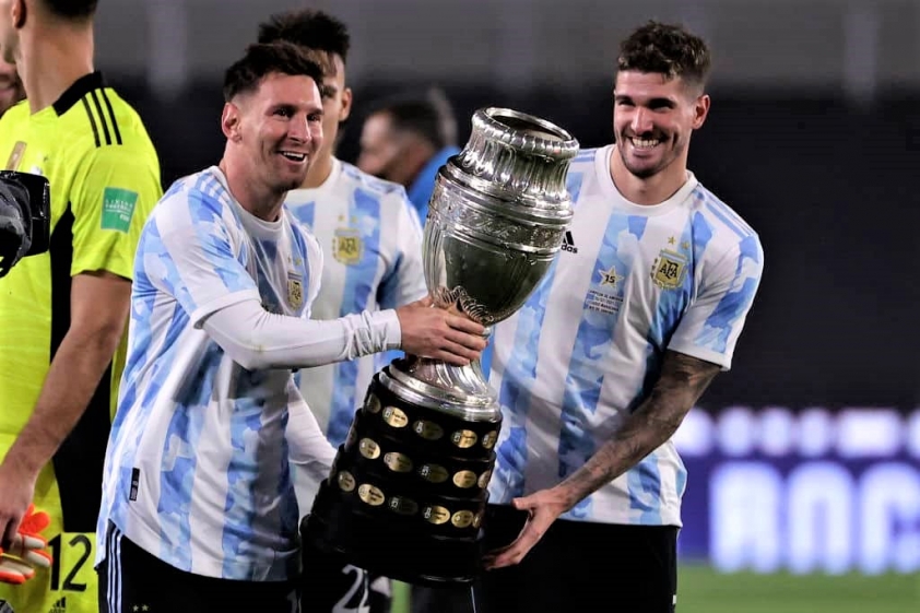 Messi bất ngờ bị đàn em 'dằn mặt' trên tuyển Argentina 192230