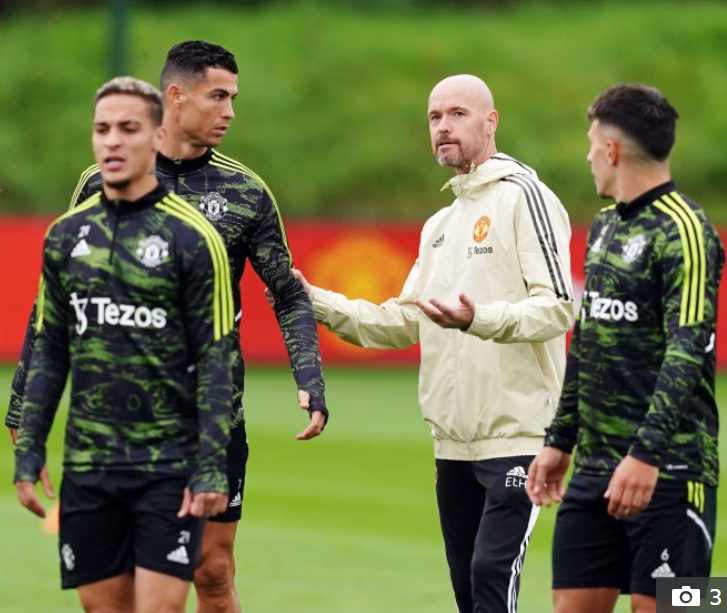 Ronaldo tỏ thái độ lạ với Ten Hag, tương lai đã 'rõ như ban ngày' 199952