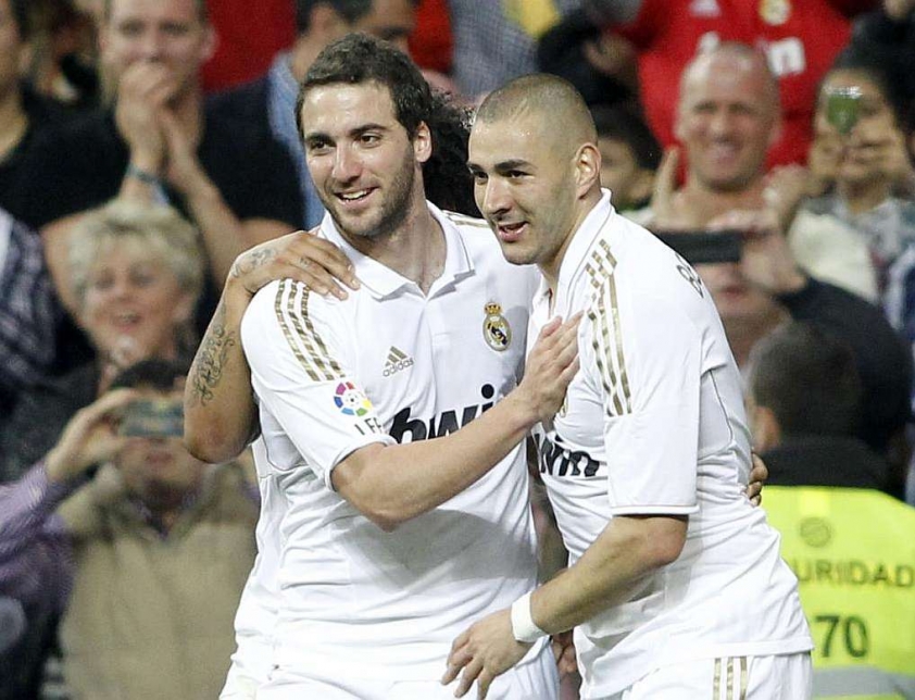 'Nốt trầm buồn' của CĐV Real Madrid trong ngày Benzema nhận bóng vàng 205001