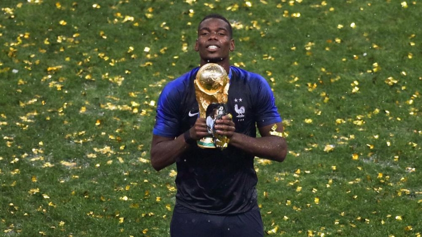 Paul Pogba rời xa MU là bão tố: 'Đời không như là mơ' 209029