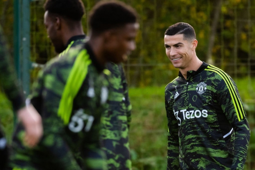 Ronaldo có động thái đáng mừng, MU như 'hổ mọc thêm cánh' 209331