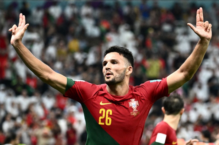 Chia tay Ronaldo, MU chốt loạt tiền đạo 'khét tiếng' thay thế 234469