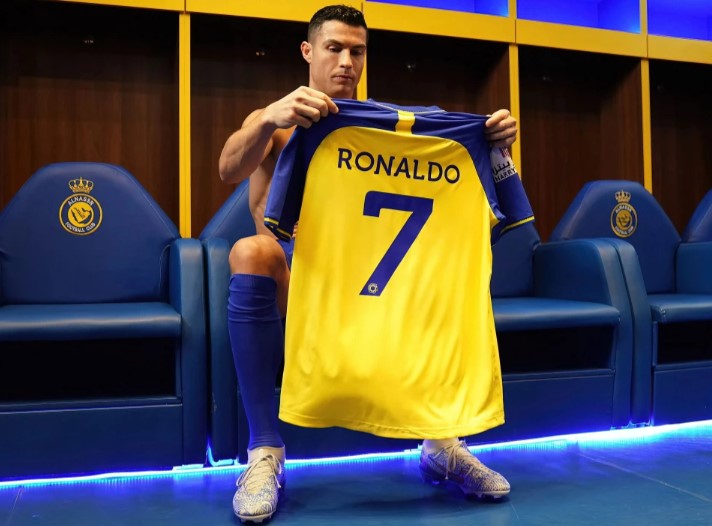 Tin MU mới nhất 6/1: Ký tân binh đầu tiên, Ronaldo nhận tin buồn 239727
