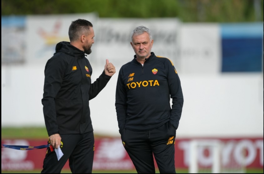 XÁC NHẬN: HLV Mourinho rời Roma để gia nhập bến đỗ vĩ đại thế giới 240676