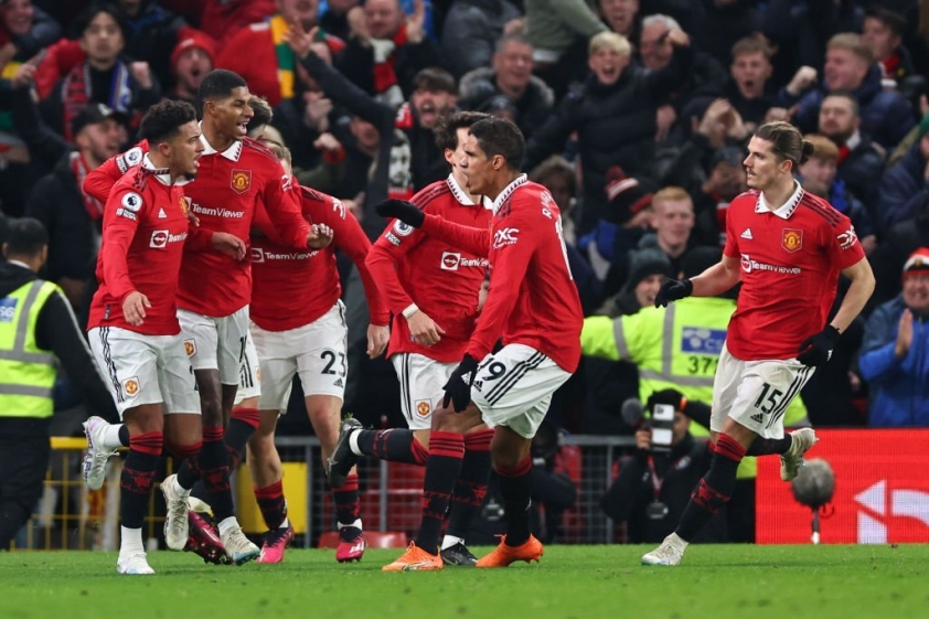 Trực tiếp MU 2-2 Leeds: Sức ép khủng khiếp 247275