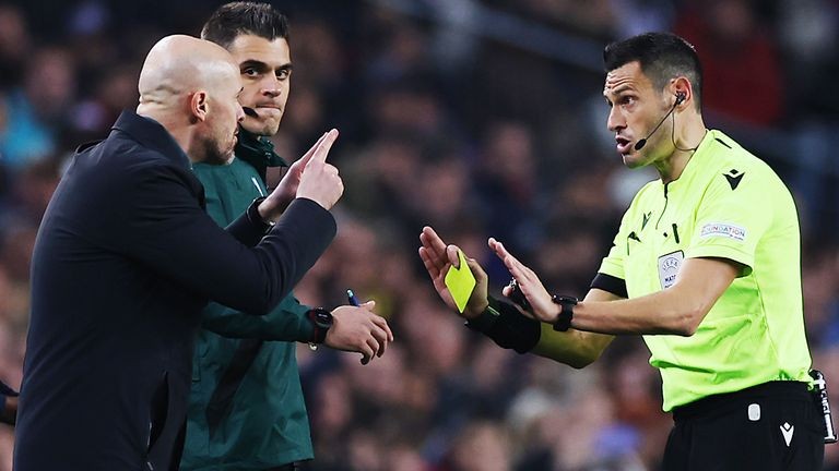 erik-ten-hag-mu-2-2-barca-280-1676604975.jpg